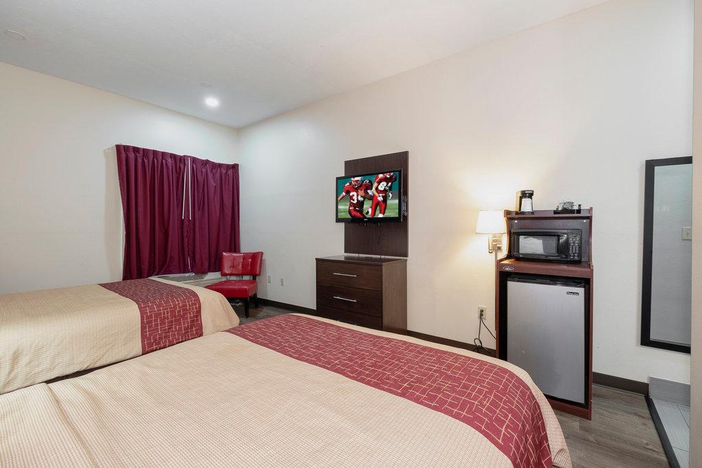 ברנדון Rodeway Inn מראה חיצוני תמונה