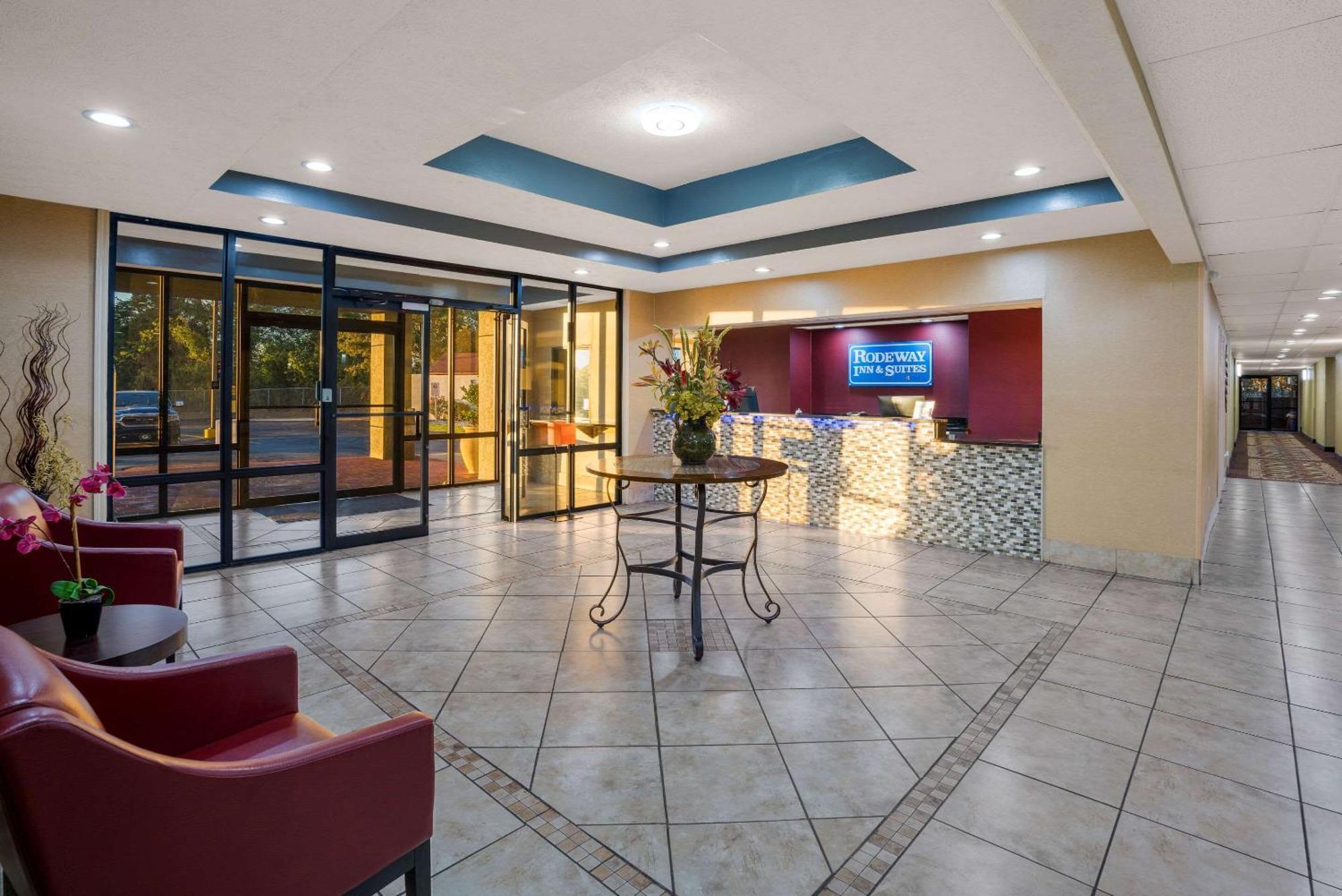 ברנדון Rodeway Inn מראה חיצוני תמונה