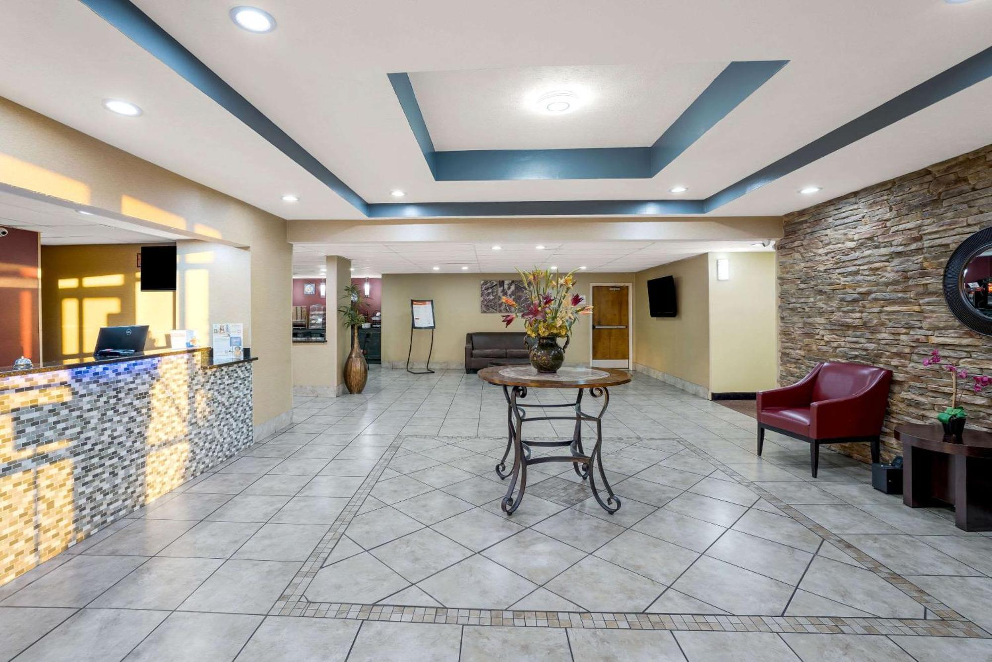 ברנדון Rodeway Inn מראה חיצוני תמונה