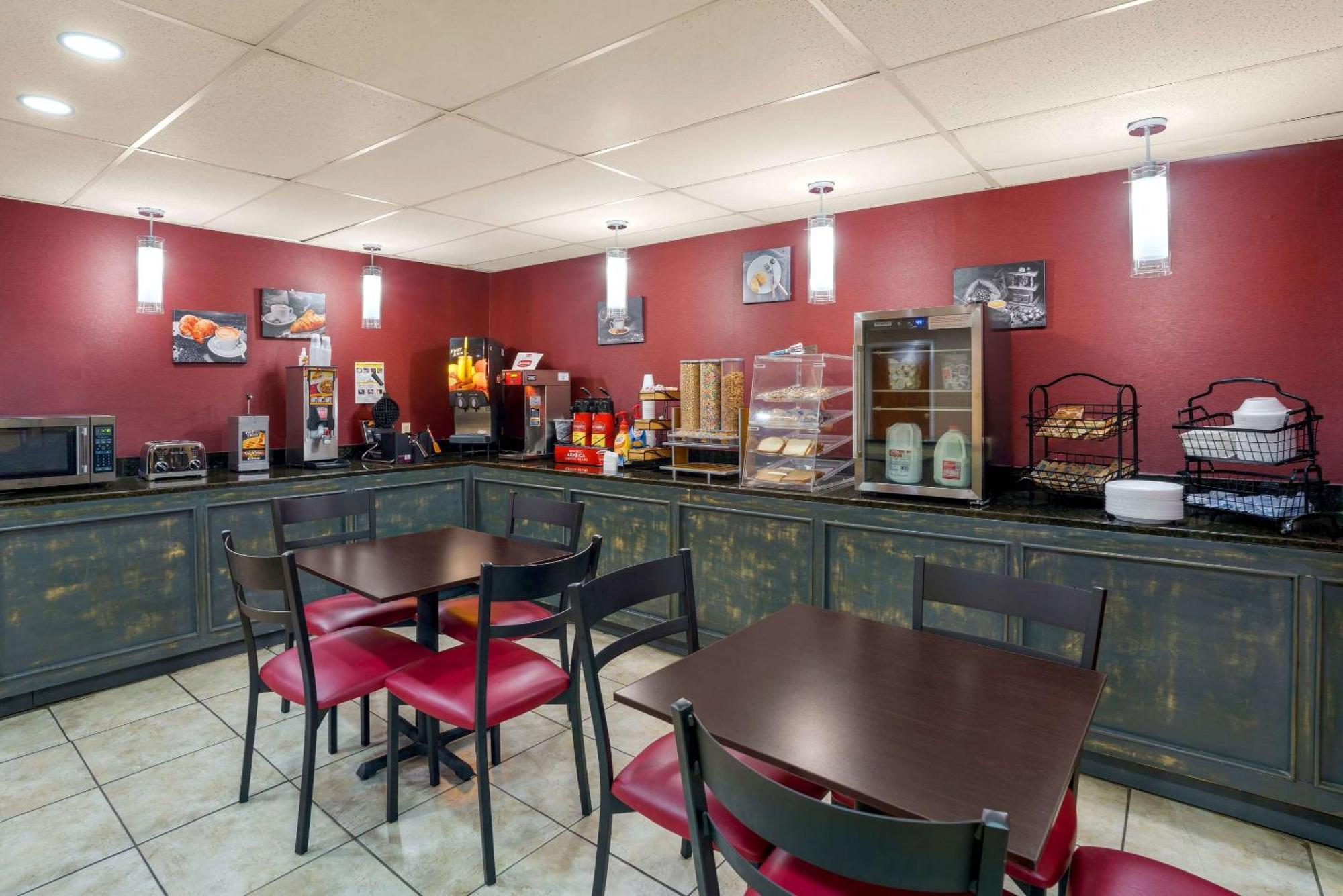 ברנדון Rodeway Inn מראה חיצוני תמונה