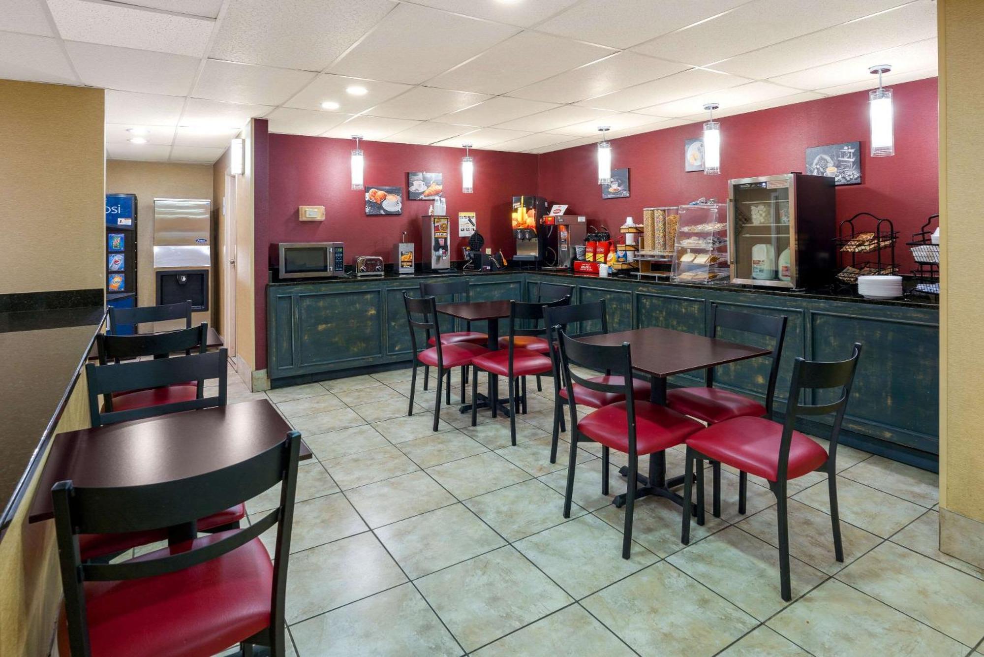 ברנדון Rodeway Inn מראה חיצוני תמונה