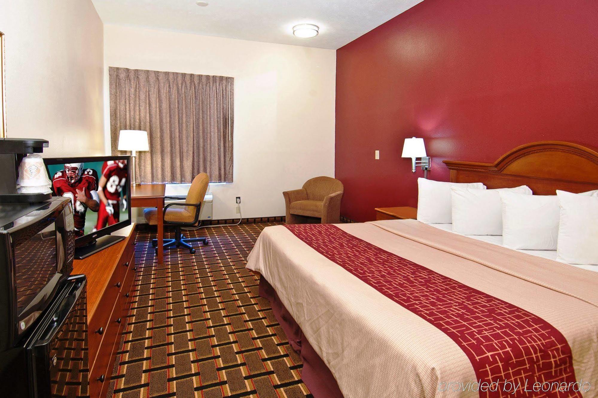ברנדון Rodeway Inn מראה חיצוני תמונה