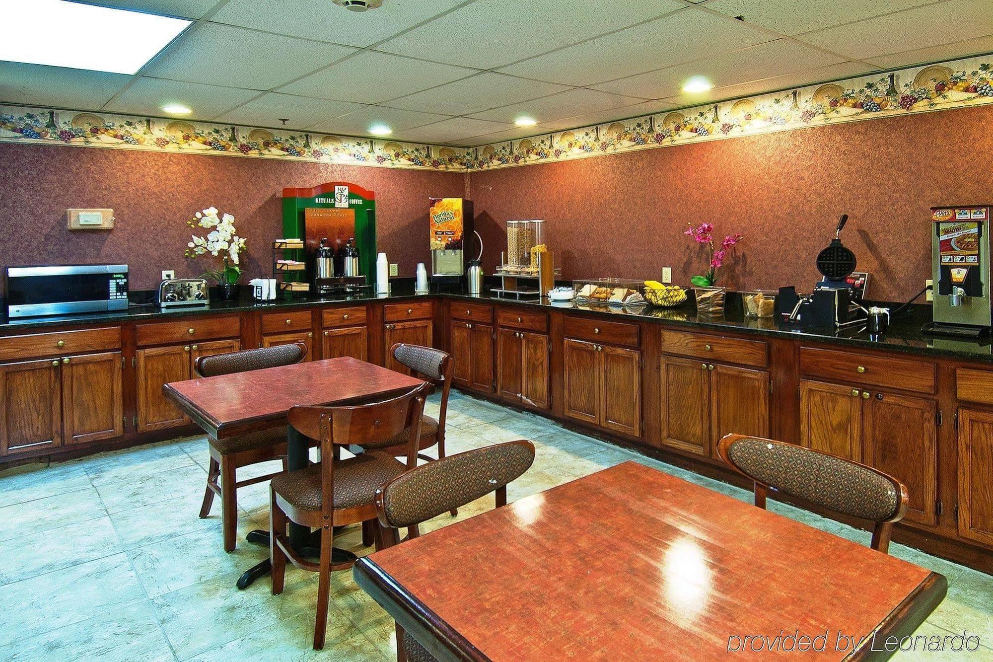ברנדון Rodeway Inn מראה חיצוני תמונה