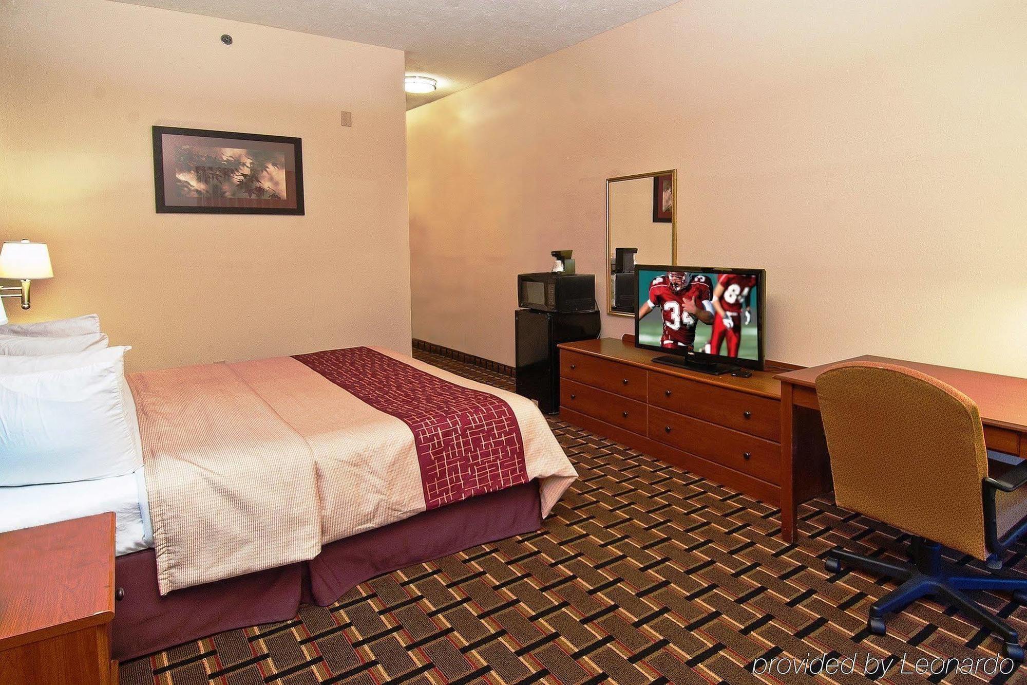 ברנדון Rodeway Inn מראה חיצוני תמונה