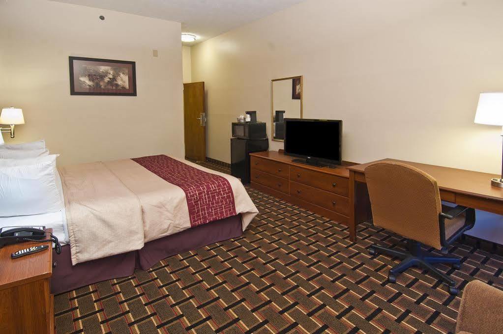 ברנדון Rodeway Inn מראה חיצוני תמונה